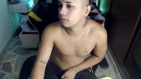 eskayler_ online show from September 2025 03:34:01 PM
