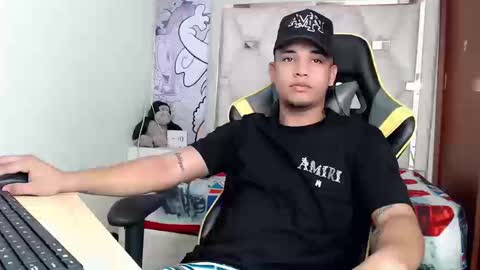 eskayler_ online show from September 2025 05:02:02 PM