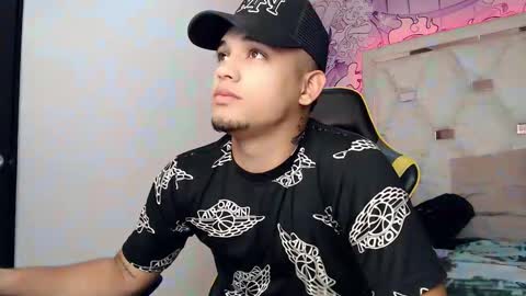 eskayler_ online show from September 2025 07:28:01 PM