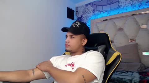 eskayler_ online show from September 2025 10:24:01 PM