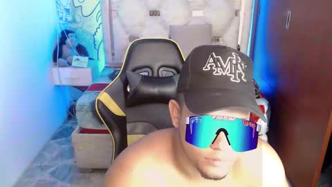 eskayler_ online show from September 2025 08:24:02 PM