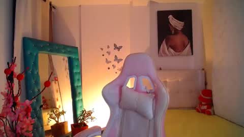 Esmeralda online show from March 2025 10:32:02 PM