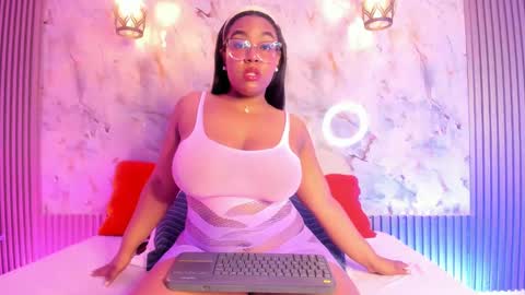 esmeralda online show from February 2025 09:08:01 AM
