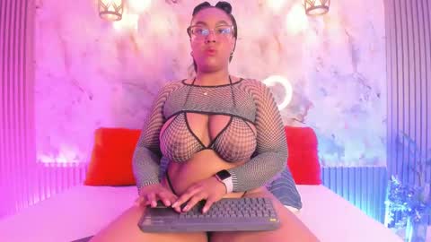 esmeralda online show from February 2025 09:23:01 AM
