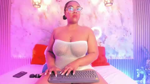 esmeralda online show from March 2025 09:21:01 AM