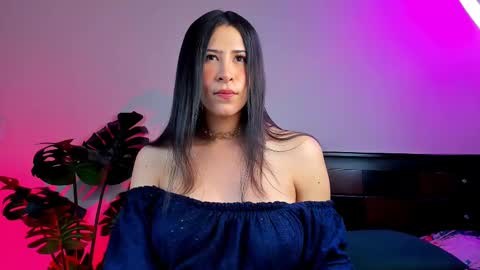Snapshot of esmeralda_h chatting on February 2025 02:52:01 AM K E Y R A independent model online show from February 2025 02:52:01 AM