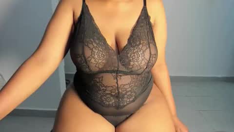 Snapshot of esmeray_ chatting on October 2025 11:08:02 AM Esme online show from October 2025 11:08:02 AM