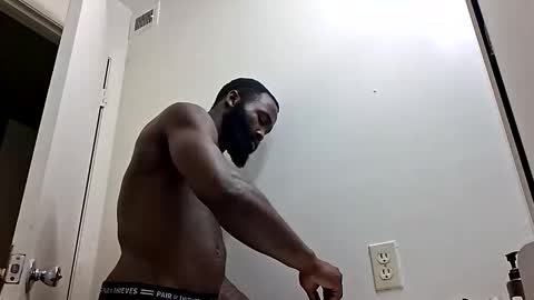 esmoovethegod online show from September 2025 06:42:02 PM