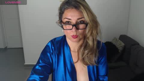 Juliana online show from January 2025 10:52:02 AM