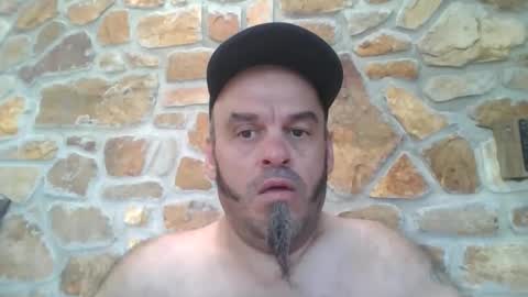 Snapshot of essensualelf chatting on September 2025 01:49:01 AM Essensual Elf online show from September 2025 01:49:01 AM