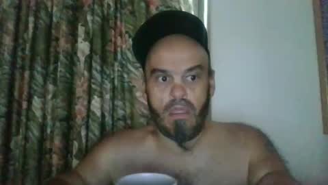 Snapshot of essensualelf chatting on September 2025 11:06:02 PM Essensual Elf online show from September 2025 11:06:02 PM