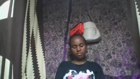 estanie online show from October 2025 07:38:01 PM