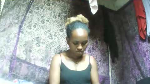 estanie online show from November 2025 06:45:01 PM