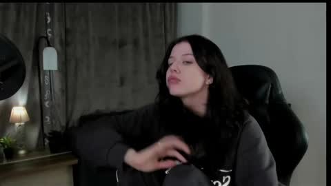 esteria online show from December 2024 12:29:01 AM