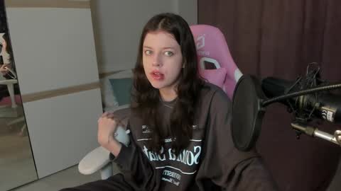 esteria online show from December 2024 01:29:02 AM