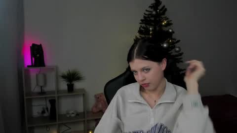 esteria online show from December 2024 05:01:01 AM