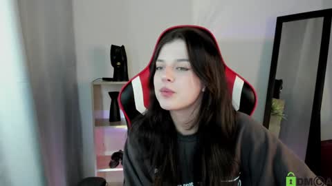 esteria online show from January 2025 06:43:01 PM