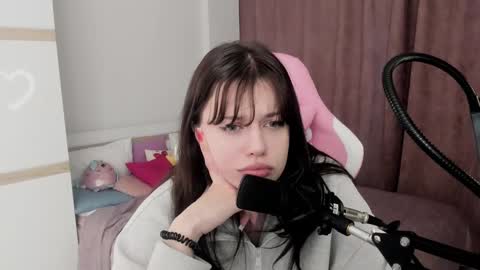 esteria online show from February 2025 10:36:02 AM