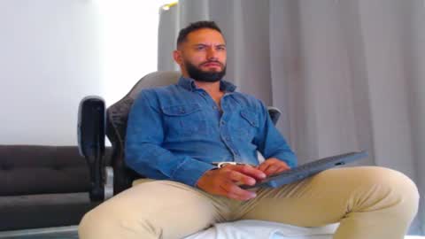 Snapshot of esteban7984068 chatting on November 2025 02:49:02 PM esteban online show from November 2025 02:49:02 PM