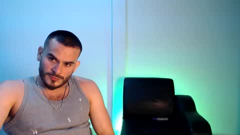 Esteban Fernandez online show from November 2025 02:45:02 AM