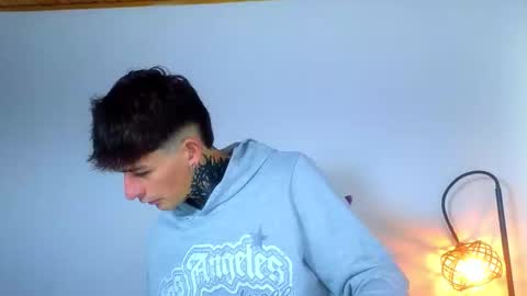 Esteban independent model online show from November 2025 11:42:02 AM