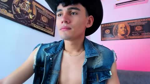 Esteban online show from January 2025 12:20:01 PM