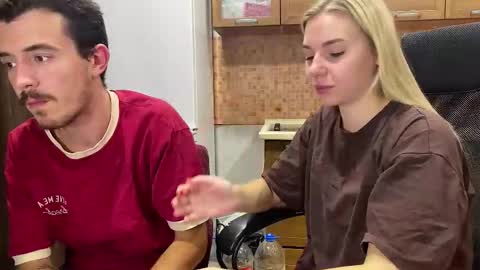 Snapshot of ester_vixen chatting on October 2025 07:01:02 PM Ester online show from October 2025 07:01:02 PM