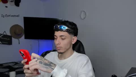 Snapshot of estivenvel chatting on October 2025 12:26:01 PM estivenvel online show from October 2025 12:26:01 PM