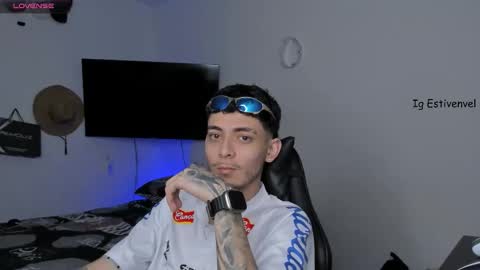 Snapshot of estivenvel chatting on October 2025 03:55:02 PM estivenvel online show from October 2025 03:55:02 PM