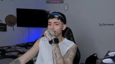 Snapshot of estivenvel chatting on October 2025 05:02:02 PM estivenvel online show from October 2025 05:02:02 PM