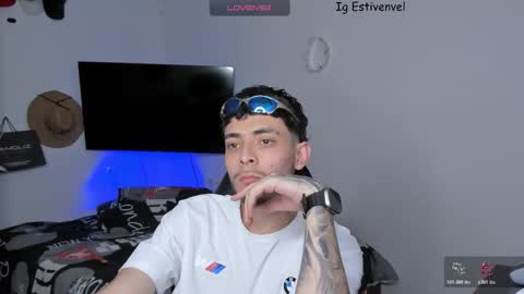 Snapshot of estivenvel chatting on November 2025 05:45:01 PM estivenvel online show from November 2025 05:45:01 PM