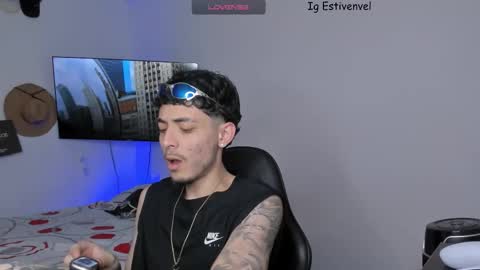 Snapshot of estivenvel chatting on November 2025 05:13:01 PM estivenvel online show from November 2025 05:13:01 PM