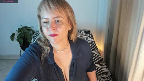 - E S T R E L L A  M I L F - online show from November 2025 02:44:01 AM