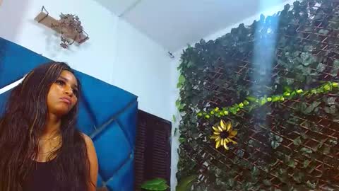 ESTRELLA online show from November 2025 11:11:02 AM