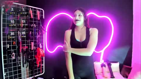 Cloe and Megan online show from October 2025 07:08:01 PM