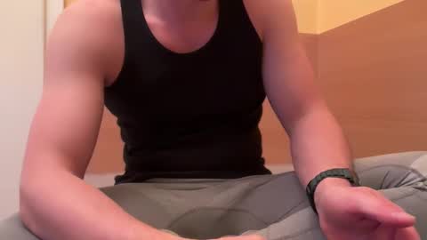 Snapshot of etat_on chatting on September 2025 11:20:02 PM Tom online show from September 2025 11:20:02 PM