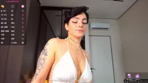 Hi there Im Emma online show from October 2025 10:49:02 AM