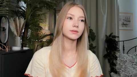 Natalie online show from September 2025 05:39:02 AM