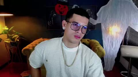 ETHAN RODGERS online show from October 2025 07:58:02 PM