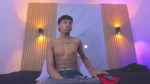 Snapshot of ethan_thouse chatting on October 2025 03:27:01 AM ethan_thouse online show from October 2025 03:27:01 AM