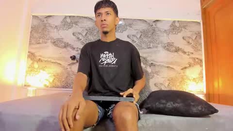 Snapshot of ethan_thouse chatting on October 2025 03:06:01 AM ethan_thouse online show from October 2025 03:06:01 AM