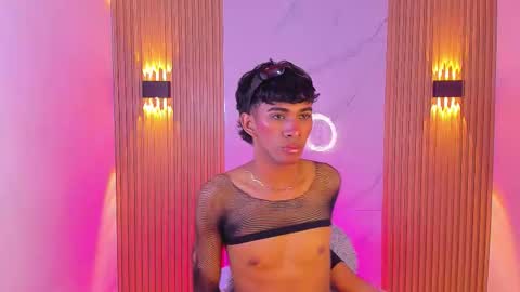 Snapshot of ethan_thouse chatting on November 2025 12:26:01 PM ethan_thouse online show from November 2025 12:26:01 PM