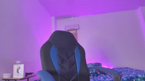 Snapshot of ethan_travis0 chatting on October 2025 03:22:01 PM ethan travis online show from October 2025 03:22:01 PM