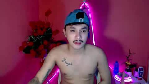 Snapshot of ethan_uwuxx chatting on October 2025 04:45:01 AM DAVE online show from October 2025 04:45:01 AM