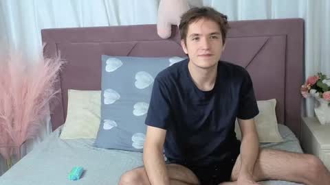 Ethan online show from October 2025 09:10:02 PM