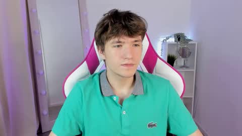 Ethan online show from October 2025 08:41:01 PM