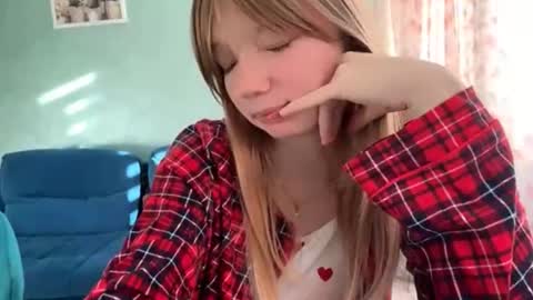 Lana online show from October 2025 05:16:02 AM