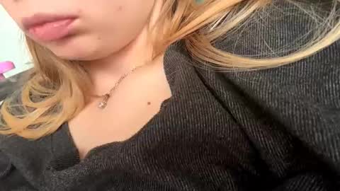 Lana online show from October 2025 08:15:02 AM