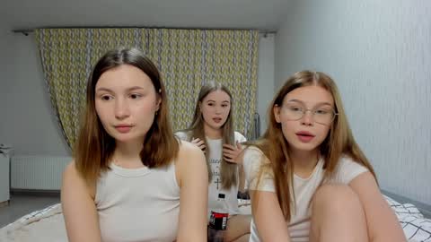 Veronica Tiia Lilith left to right online show from February 2025 07:00:01 PM
