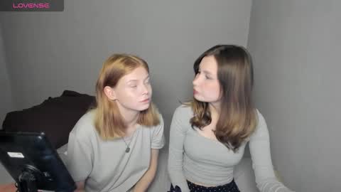 Snapshot of eumomino chatting on October 2025 02:19:01 PM Veronica Tiia Lilith left to right online show from October 2025 02:19:01 PM